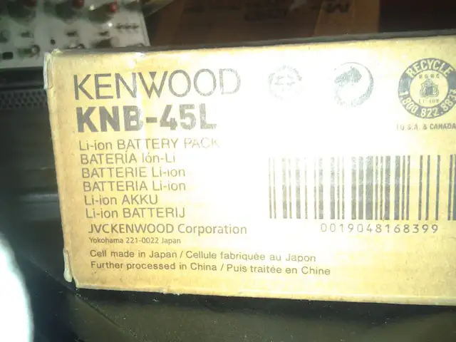 Kenwood KNB-45L Li-ion Battery  500  motorola radios uhf vhf mic