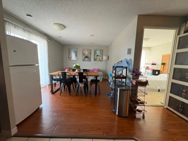 LEASE TAKEOVER OR ROOMS FOR RENT – 3 BEDROOM, 2 BATHROOM