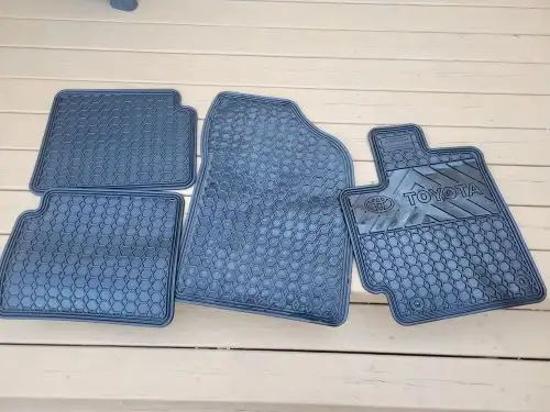 OOriginal Toyota Corolla Floor Mats – $60 for All 4