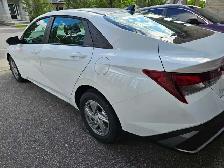 Hyundai Elantra - Photo 3