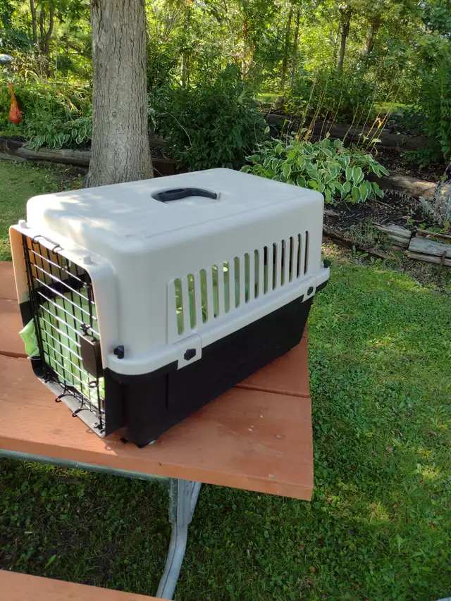 Like new cat carrying cage