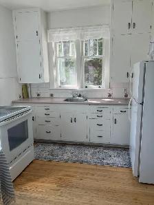 Furnished 3-Bedroom Character Home, 1 Block from U of S & RUH - Photo 3