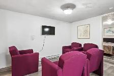 P3 AP6 - 3 BEDROOMS – FULLY FURNISHED | ALL UTILITIES INCLUDED - Photo 2