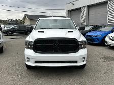 2022 Ram 1500 Classic CLASSIC EXPRESS QUAD CAB 4X4/NAVIGATION/BA - Photo 2