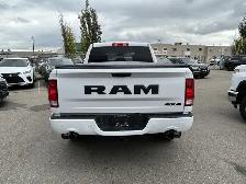 2022 Ram 1500 Classic CLASSIC EXPRESS QUAD CAB 4X4/NAVIGATION/BA - Photo 17