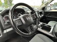 2022 Ram 1500 Classic CLASSIC EXPRESS QUAD CAB 4X4/NAVIGATION/BA - Photo 25