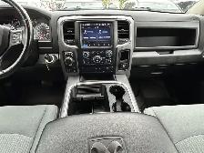 2022 Ram 1500 Classic CLASSIC EXPRESS QUAD CAB 4X4/NAVIGATION/BA - Photo 28