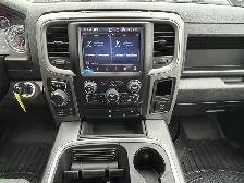 2022 Ram 1500 Classic CLASSIC EXPRESS QUAD CAB 4X4/NAVIGATION/BA - Photo 29