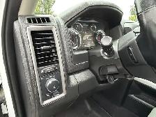 2022 Ram 1500 Classic CLASSIC EXPRESS QUAD CAB 4X4/NAVIGATION/BA - Photo 35