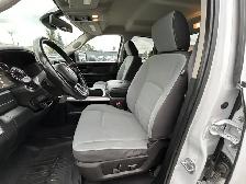2022 Ram 1500 Classic CLASSIC EXPRESS QUAD CAB 4X4/NAVIGATION/BA - Photo 37
