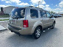2009 Honda Pilot Touring 4WD | Fully Loaded, Back Cam, Sunroof - Photo 4