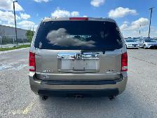 2009 Honda Pilot Touring 4WD | Fully Loaded, Back Cam, Sunroof - Photo 5