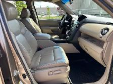 2009 Honda Pilot Touring 4WD | Fully Loaded, Back Cam, Sunroof - Photo 8