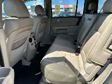 2009 Honda Pilot Touring 4WD | Fully Loaded, Back Cam, Sunroof - Photo 11