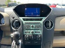 2009 Honda Pilot Touring 4WD | Fully Loaded, Back Cam, Sunroof - Photo 15