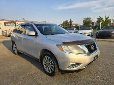 2014 Nissan Pathfinder S | 4WD, Low KM - Photo 3
