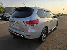 2014 Nissan Pathfinder S | 4WD, Low KM - Photo 4