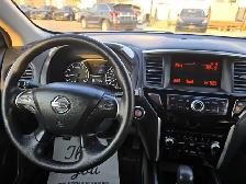 2014 Nissan Pathfinder S | 4WD, Low KM - Photo 12