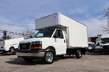 GMC Savana Cargo CUBE 12 PIEDS DECK 6.6 LITRES 11 KM / CAMION NE - Photo 2
