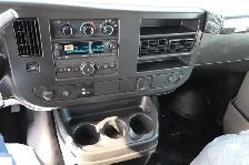 GMC Savana Cargo CUBE 12 PIEDS DECK 6.6 LITRES 11 KM / CAMION NE - Photo 11