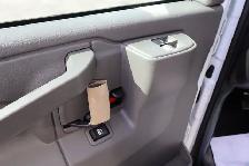 GMC Savana Cargo CUBE 12 PIEDS DECK 6.6 LITRES 11 KM / CAMION NE - Photo 17