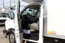 GMC Savana Cargo CUBE 12 PIEDS DECK 6.6 LITRES 11 KM / CAMION NE - Photo 19