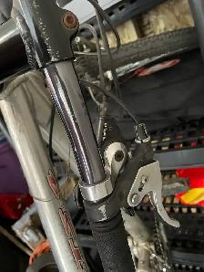 Vélo montagne double suspension GT - Photo 6