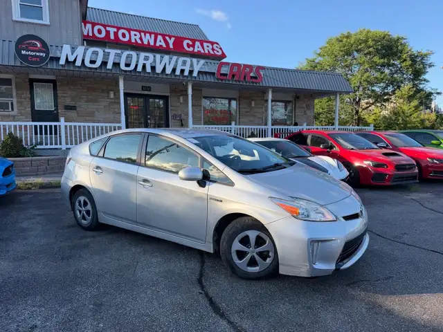 2014 Toyota Prius 5dr HB LOWEST KM IN CANADA | NO ACCIDENT