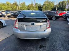 2014 Toyota Prius 5dr HB LOWEST KM IN CANADA | NO ACCIDENT - Photo 6