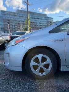 2014 Toyota Prius 5dr HB LOWEST KM IN CANADA | NO ACCIDENT - Photo 11