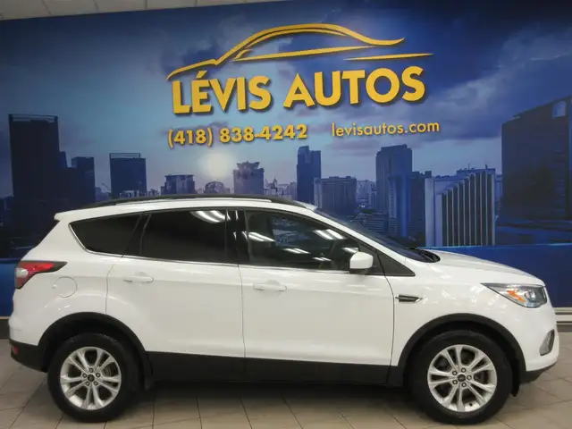 FORD ESCAPE 2017 SE ECOBOOST TOIT PANO AWD SIEGES CHAUFFANT CAMÉ
