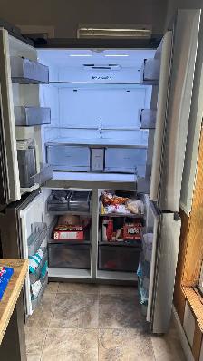 Samsung Refrigerator - Photo 2