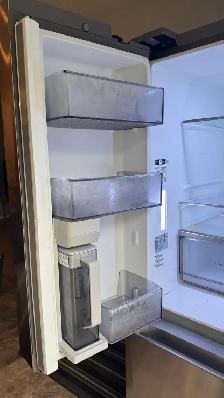 Samsung Refrigerator - Photo 3