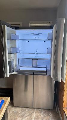 Samsung Refrigerator - Photo 4