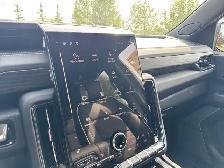 2026 GMC YUKON XL AT4 Ultimate - - Photo 17