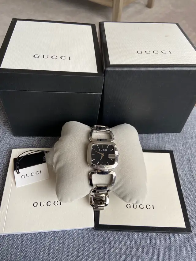 Ladies GUCCI Swiss Quartz Watch YA125407. $300
