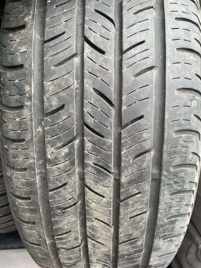 1x pneu 215/60R16 Continental