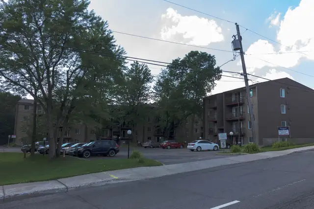 4 1/2 Charlesbourg Rez-de-jardin 1er septembre
