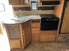2009 FLEETWOOD PROWLER 2702BS Travel Trailer - Photo 11