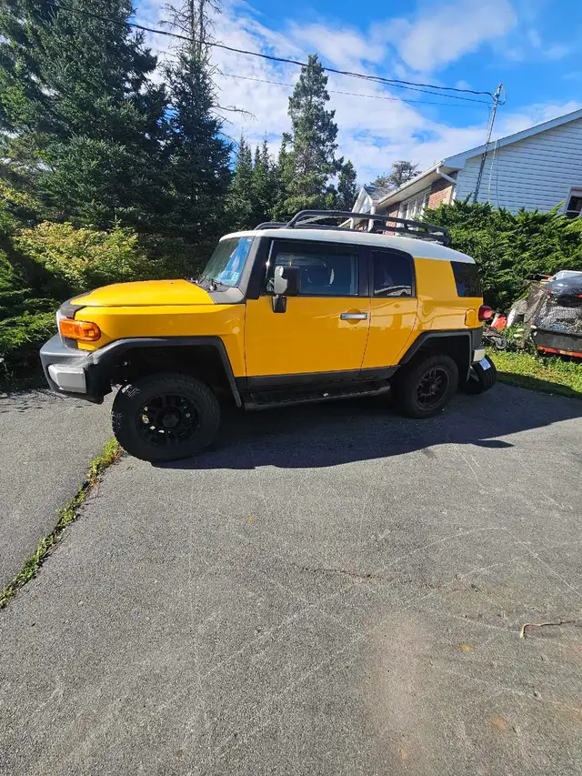 2007 Toyota fj cruiser with a hole in the block, 260,000km