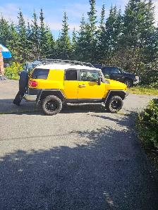 2007 Toyota fj cruiser with a hole in the block, 260,000km - Photo 3