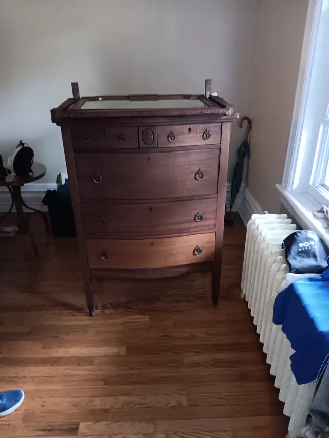 selling antique dresser