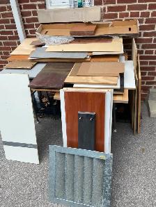 Picking up unwanted appliances and furniture in Toronto - Photo 4