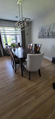 Ensemble de salle à diner, table, buffet, vaisselier