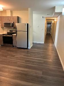 Large 2 bdrm, 2 bthrm in desirable Crescentwood - Photo 4
