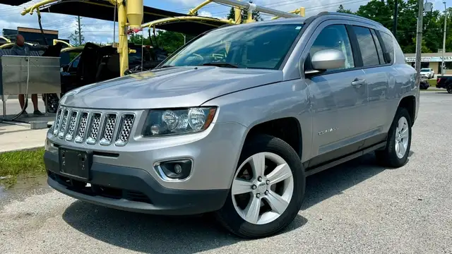 2017 JEEP COMPASS  4X4  SPORT  MUST SEE SPORT