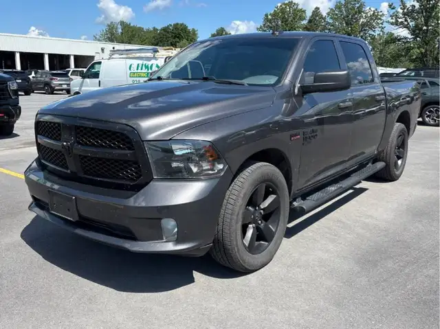 2020 RAM 1500 CLASSIC EXPRESS  4X4  ONE OWNER  NO ACCID 4 DOO
