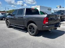 2020 RAM 1500 CLASSIC EXPRESS  4X4  ONE OWNER  NO ACCID 4 DOO - Photo 3