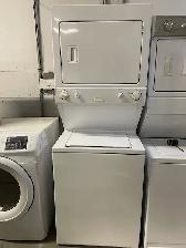 Laveuse sécheuse superposées (stacker) 27'' blanches Frigidaire