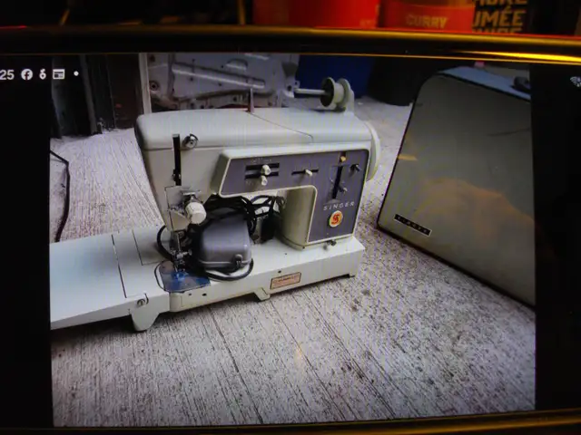 SINGER SEWING MACHINE FOUND IN STORAGE LOCKER